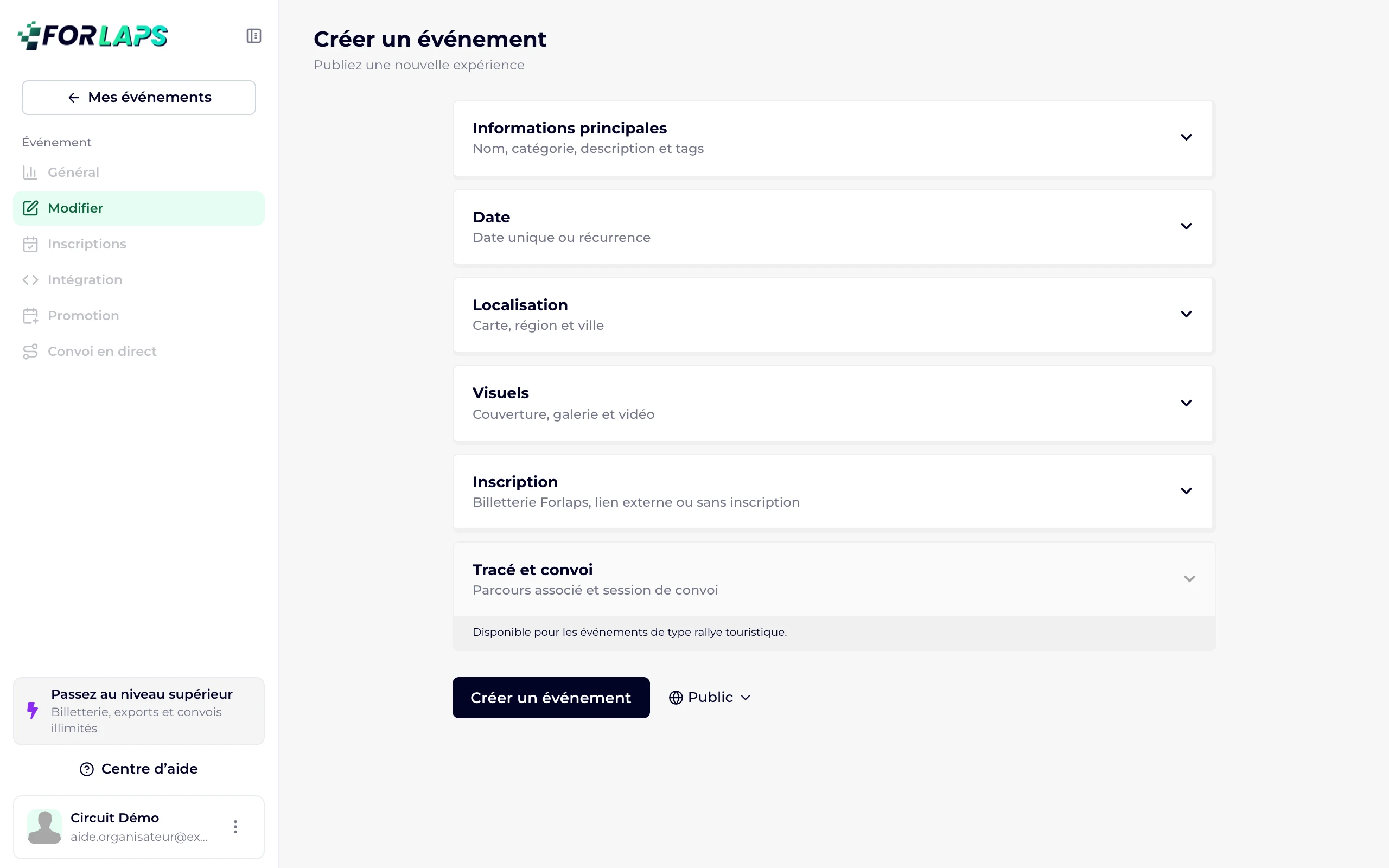Le formulaire de création, avec ses six sections repliées