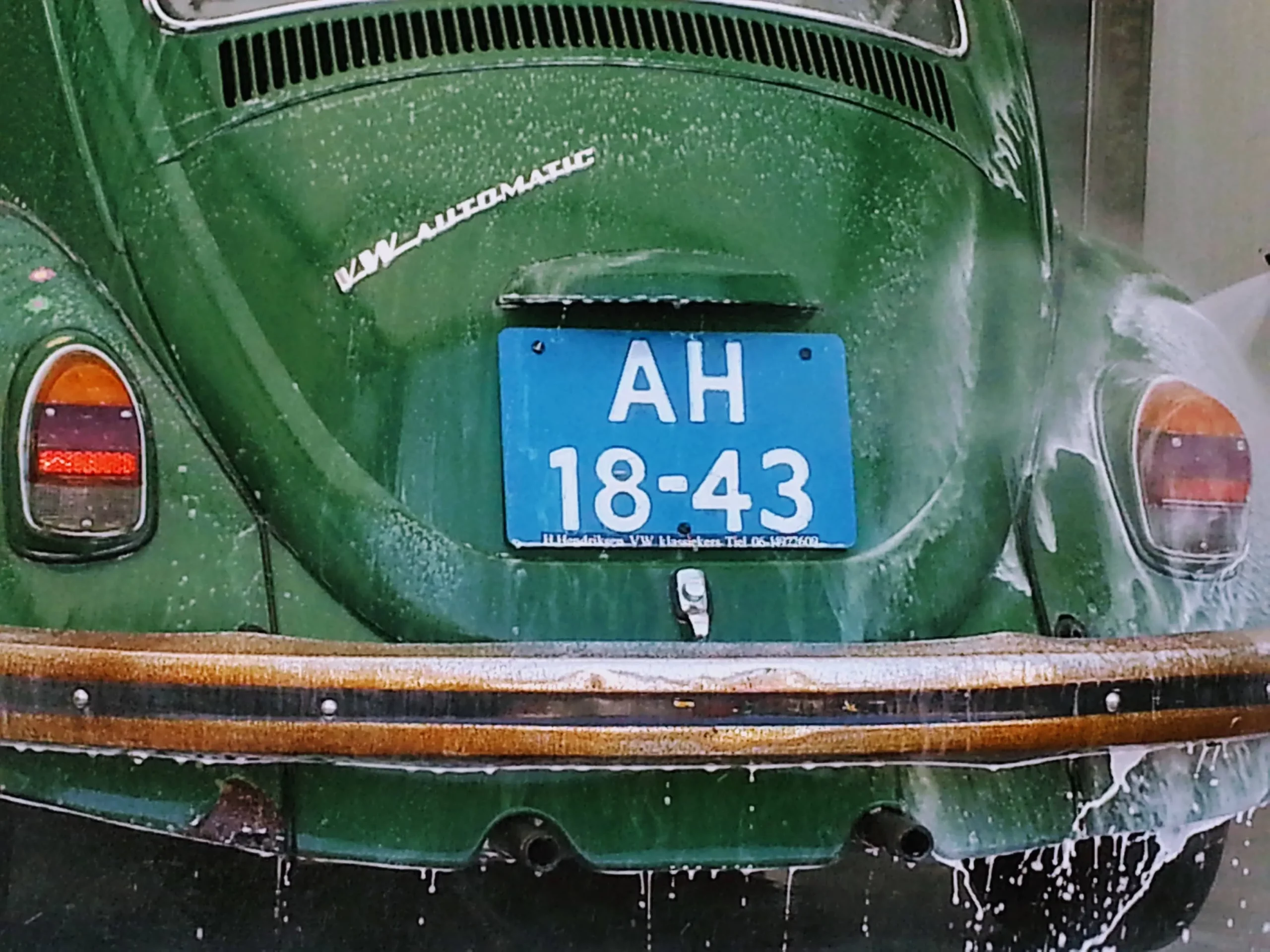 laver une voiture ancienne